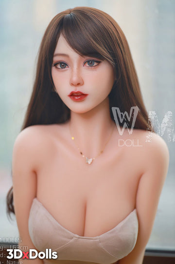 Chizuru 5'3 / 163 cm